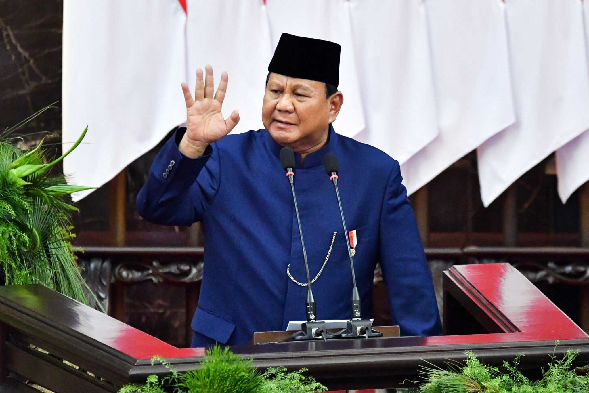 Kenaikan gaji dan tunjangan guru