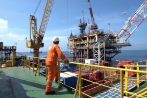 memompa industri migas Indonesia tumbuh