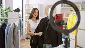 Kolaborasi Brand dan Influencer: Masih Relevan atau Sudah Usang?