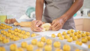 Strategi Ampuh Produksi Kue Lebaran 2025 Tanpa Modal Besar, Untung Maksimal!